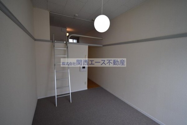 内装他