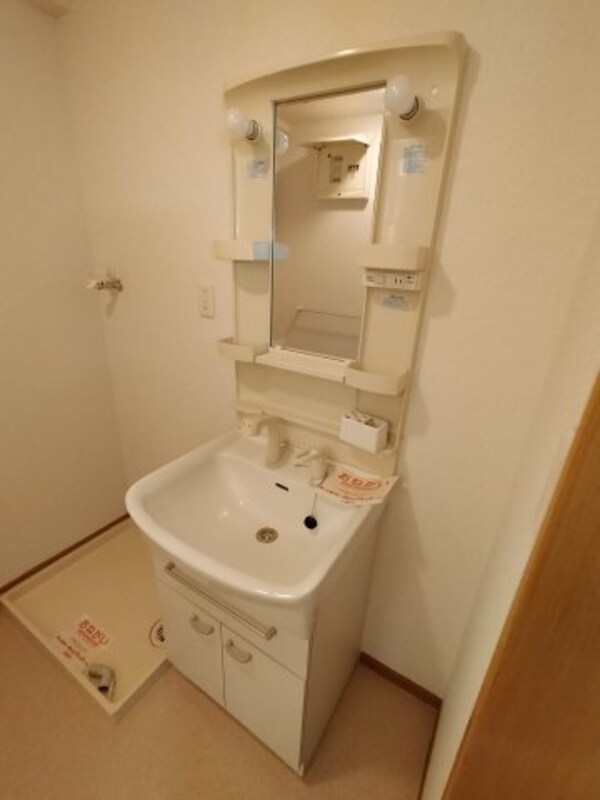 独立洗面台