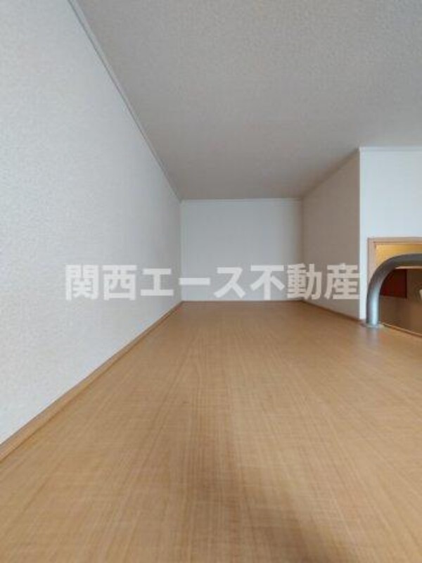 内装他