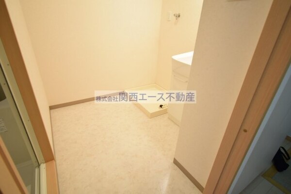 内装他