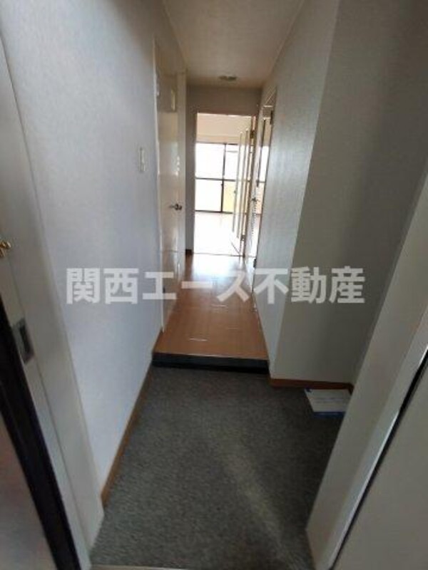 内装他