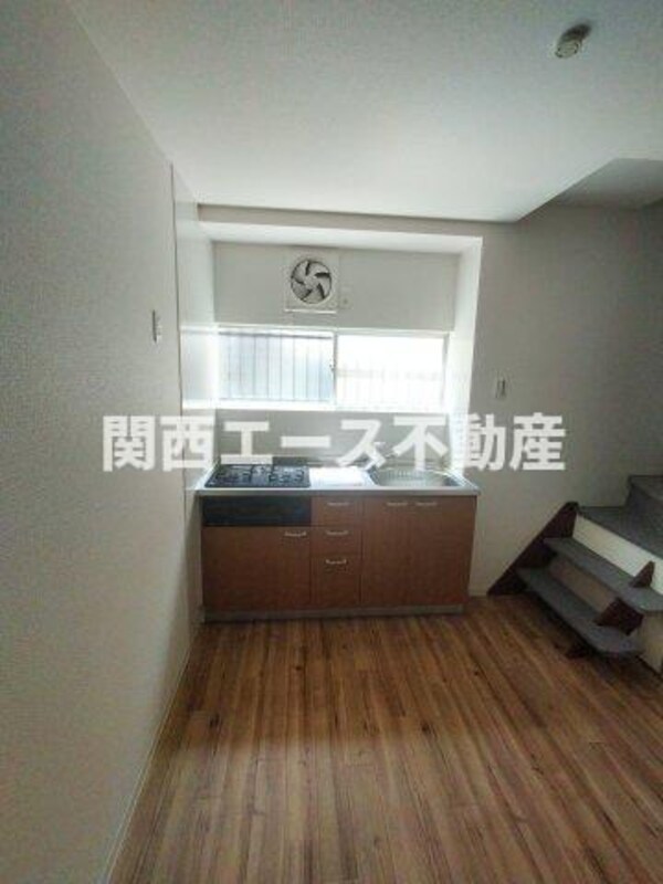 内装他