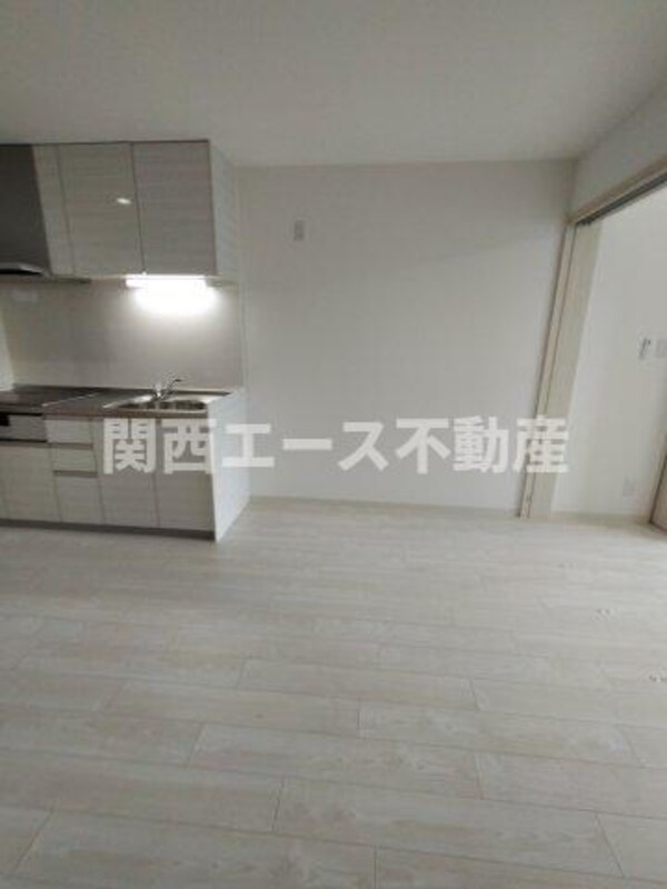 内装他