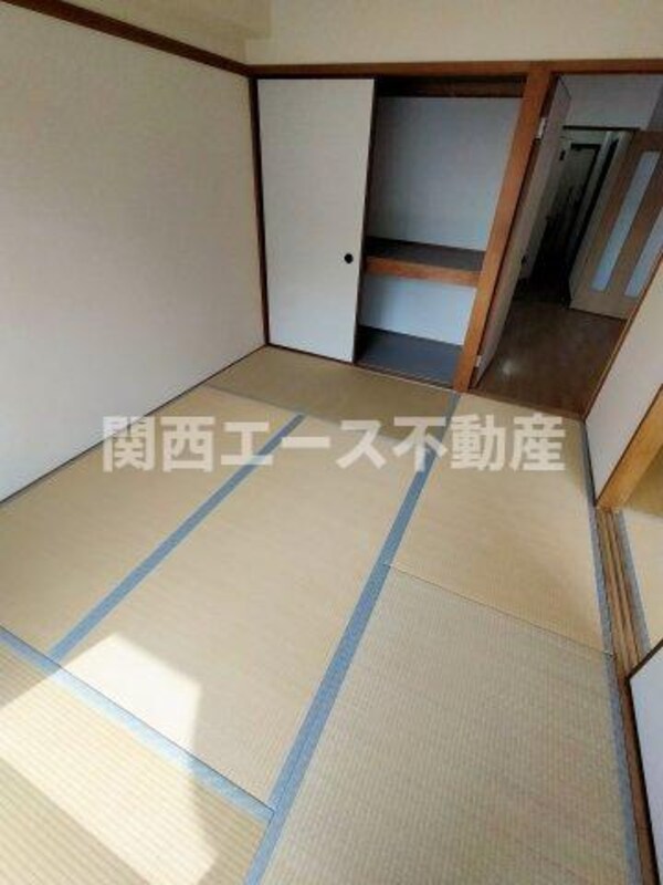内装他