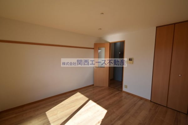 内装他