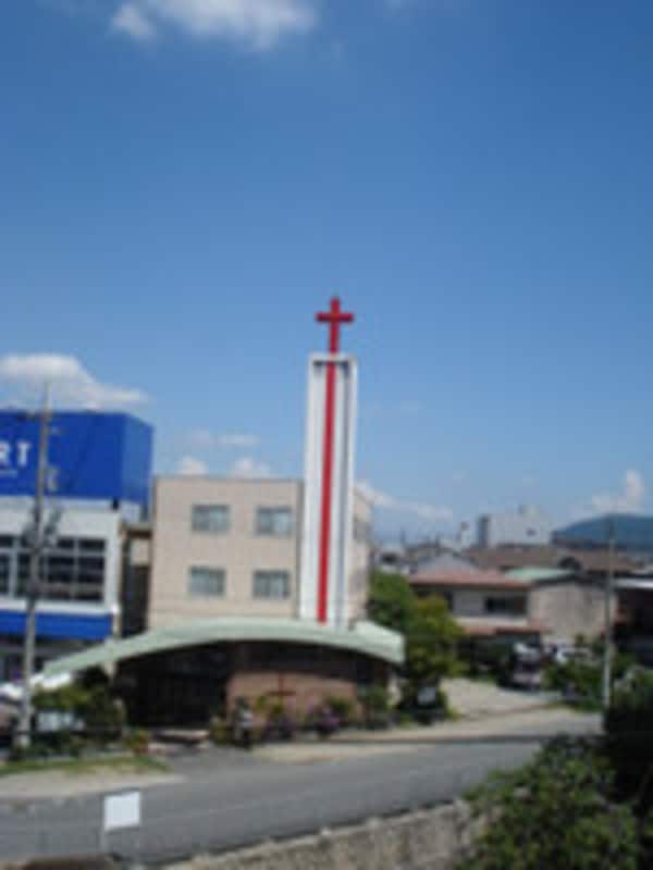周辺環境(カトリック枚岡教会 692m)