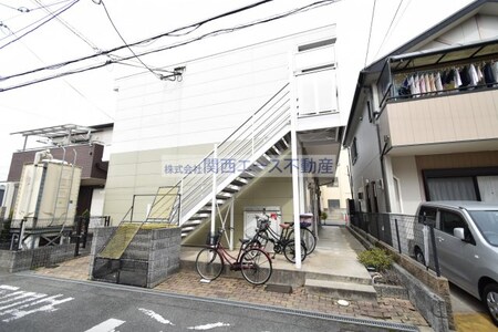 レオパレスフローリッシュ外観写真