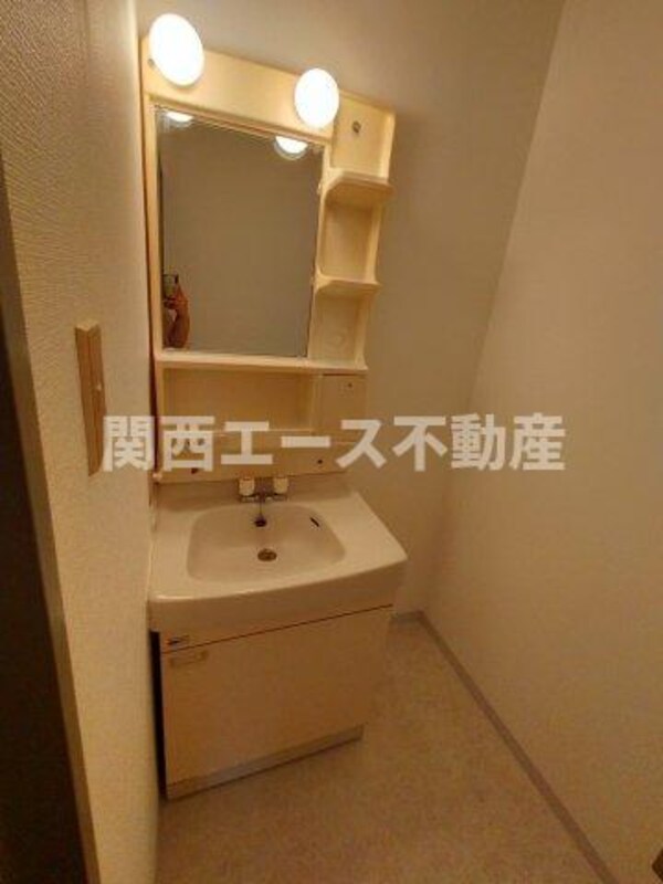 独立洗面台