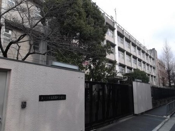 周辺環境(花園北小学校 649m)
