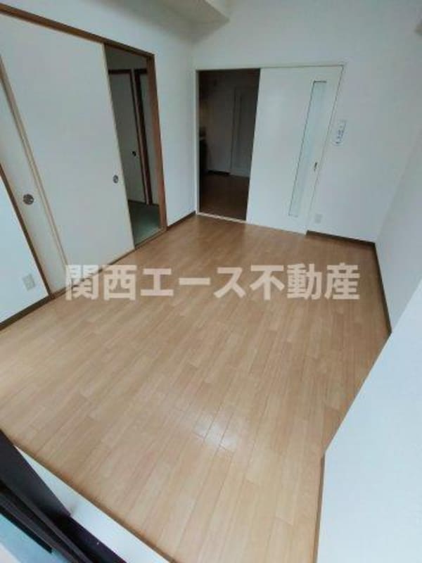 内装他