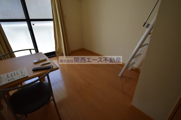 内装他