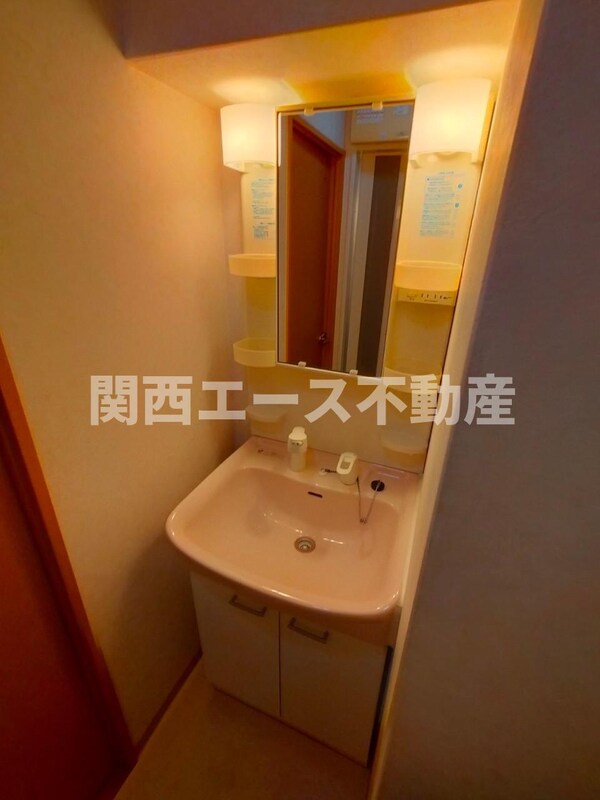 独立洗面台