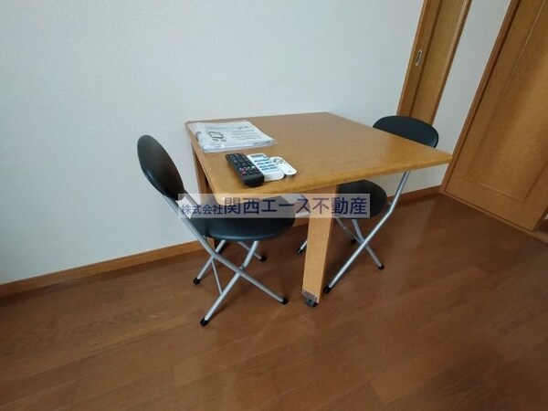 内装他