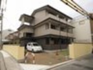レオパレス衣笠外観写真