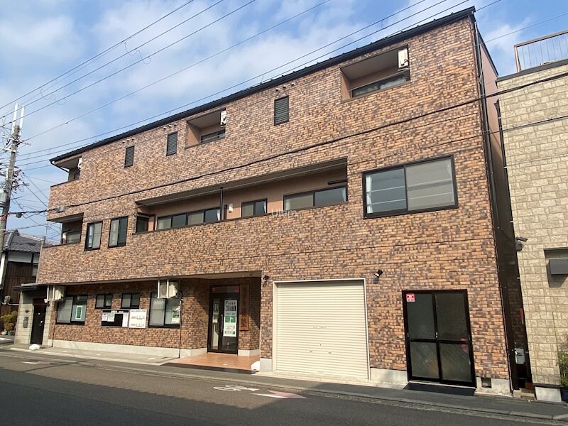 エイジ炳成の物件外観写真