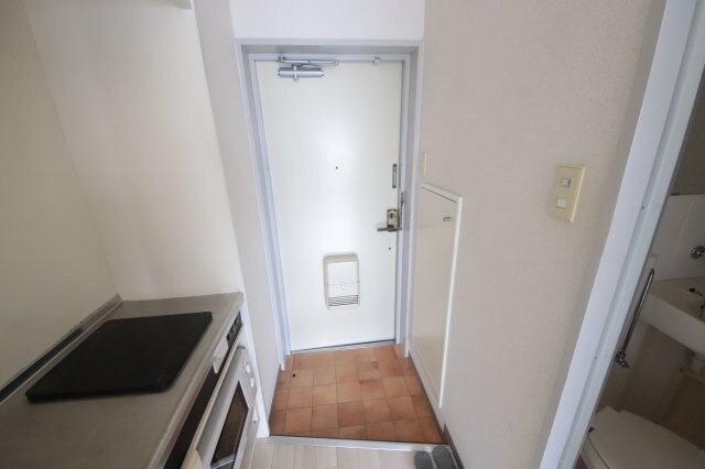 物件内観写真9　(明るい玄関です)