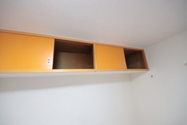 物件内観写真16　(収納豊富です)