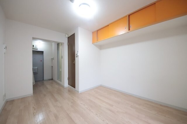 物件内観写真18　(ゆったりとしたリビングです)