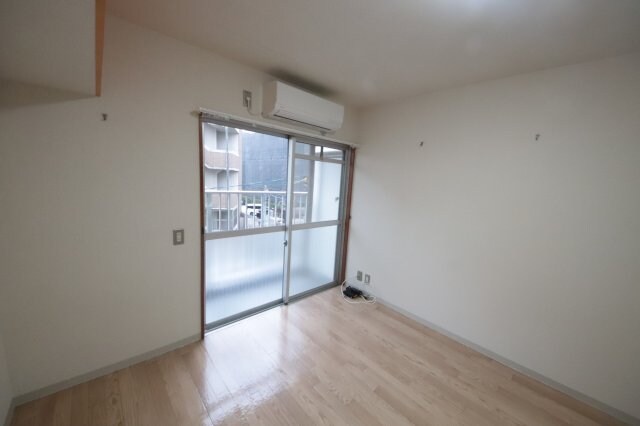 物件内観写真20　(使いやすい居間です)