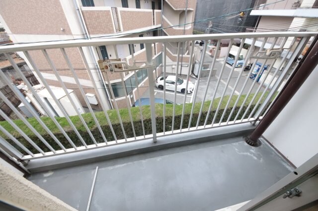 物件内観写真21　(外からの目が気にならないバルコニーで洗濯物が干せます)