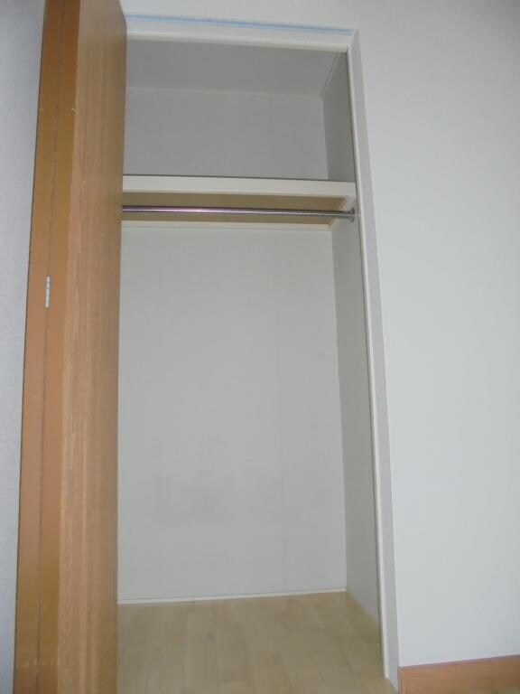 物件内観写真12　(ちょっとした収納スペースも充実しています)