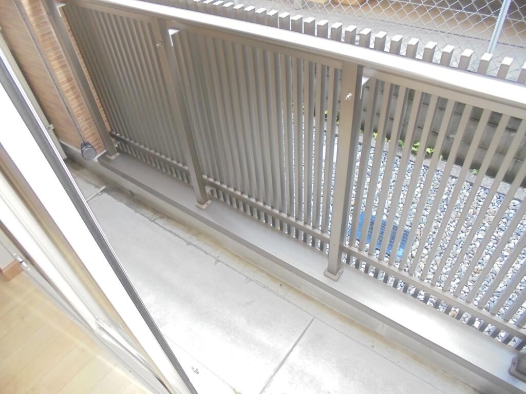 物件内観写真13　(お洗濯にも便利なバルコニー付き)