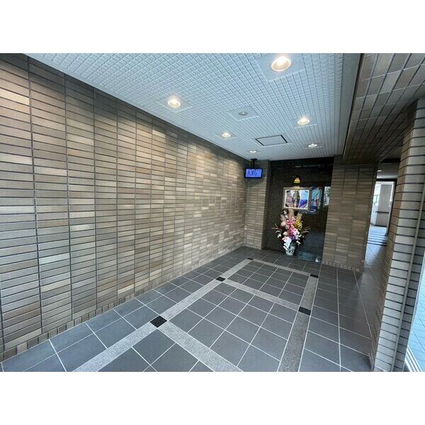 物件外観写真5　(ロビーです)