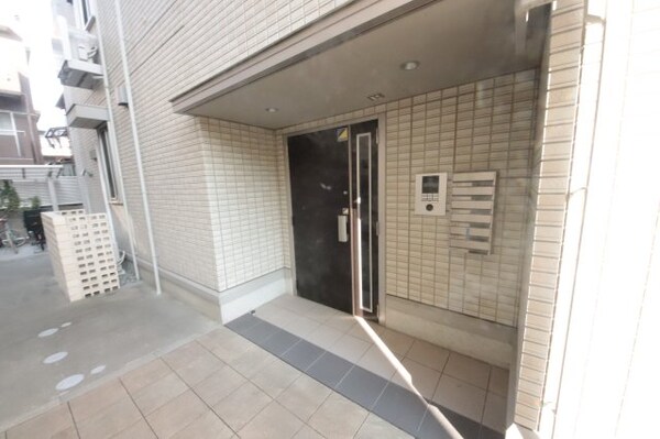 エントランス(清潔なエントランスです)
