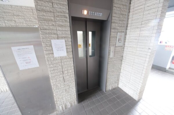 ロビー・ラウンジ(建物の内部です)