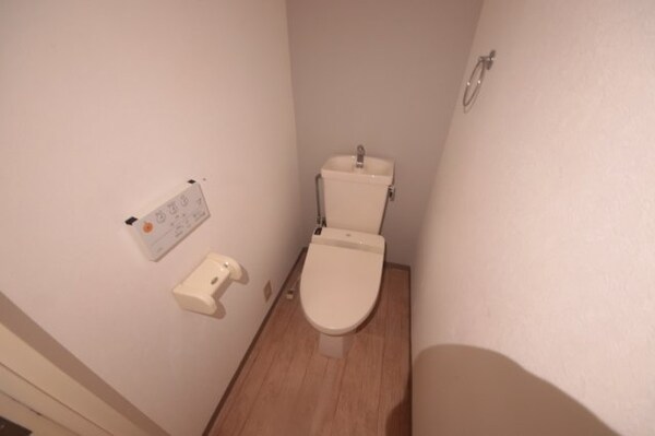 トイレ(清潔感のあるトイレです)