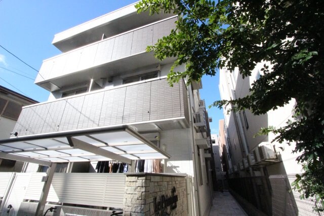 物件外観写真1　(おしゃれな外観です)