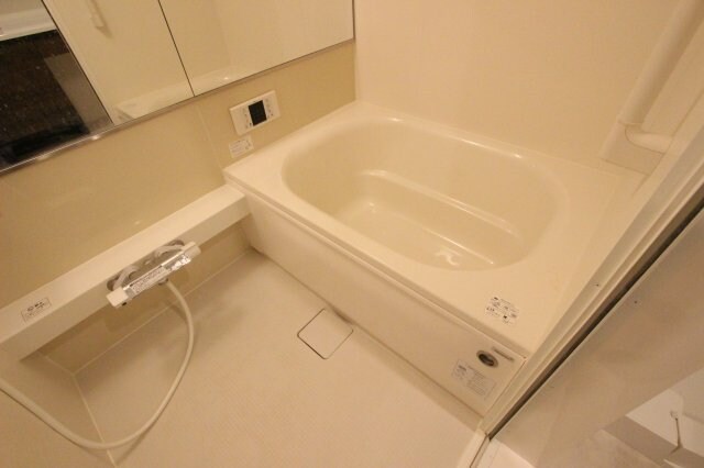 物件内観写真9　(お風呂で日々の疲れを落としましょう)