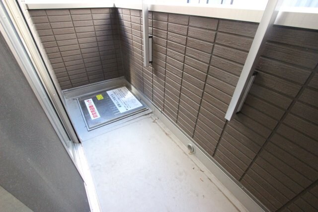 物件内観写真22　(開放的で明るい空間を演出してくれるバルコニーです)