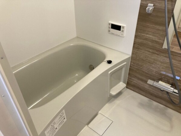 物件内観写真4　(日々の暮らしに欠かせないお風呂です)