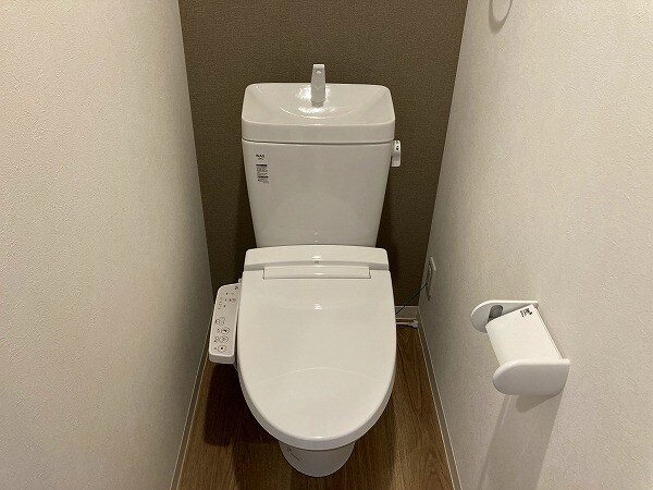 物件内観写真5　(トイレもきれいです)