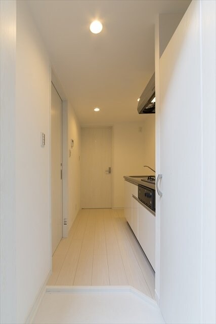 物件内観写真9　(ゆったりとした玄関です)