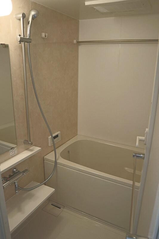 物件内観写真4　(落ち着いた空間のお風呂です)