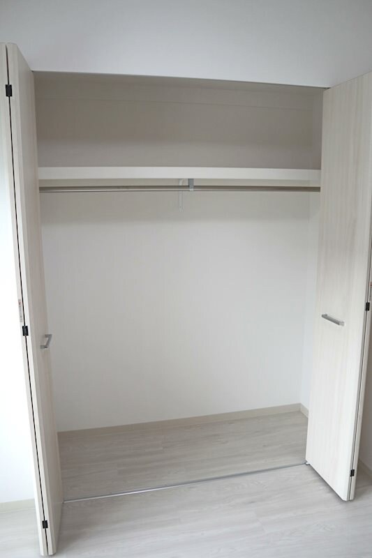 物件内観写真8　(ちょっとした収納スペースも充実しています)