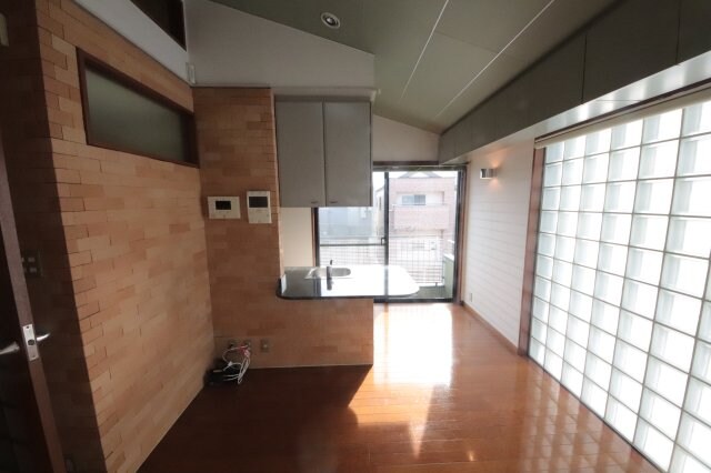 物件内観写真19　(おしゃれな居間です)