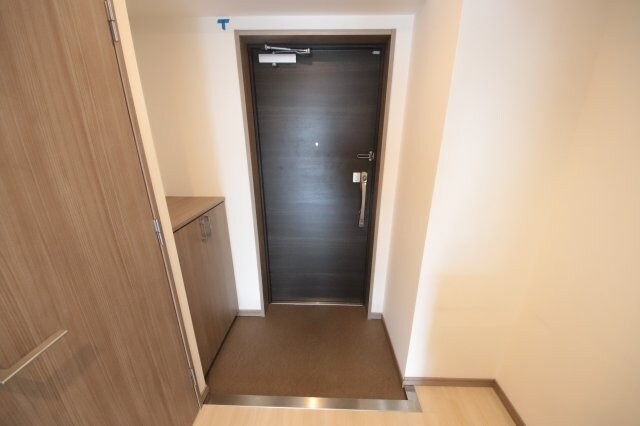 物件内観写真20　(収納もある玄関です)