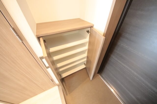 物件内観写真21　(ちょっとした収納スペースも充実しています)