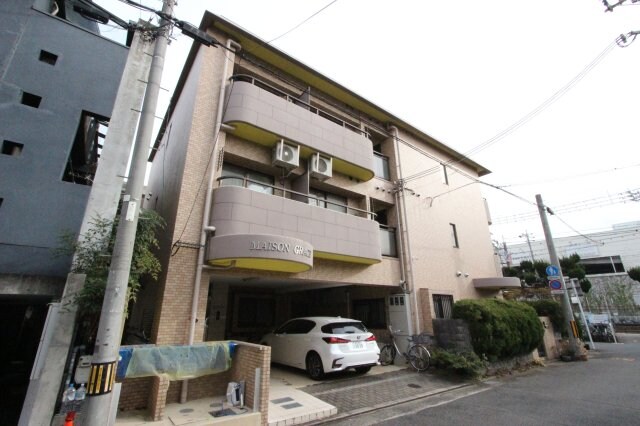 物件外観写真1　(外観もきれいです)