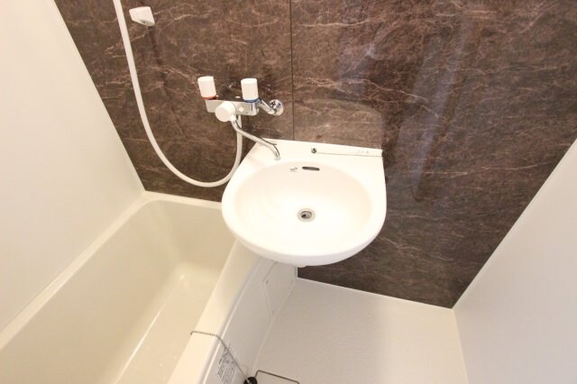 物件内観写真10　(ゆったり過ごせるお風呂です)