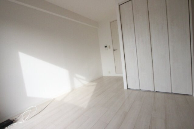 物件内観写真14　(ゆったりとした居間です)