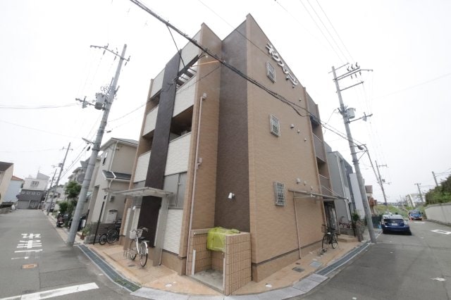 物件外観写真1　(きれいな外観です)