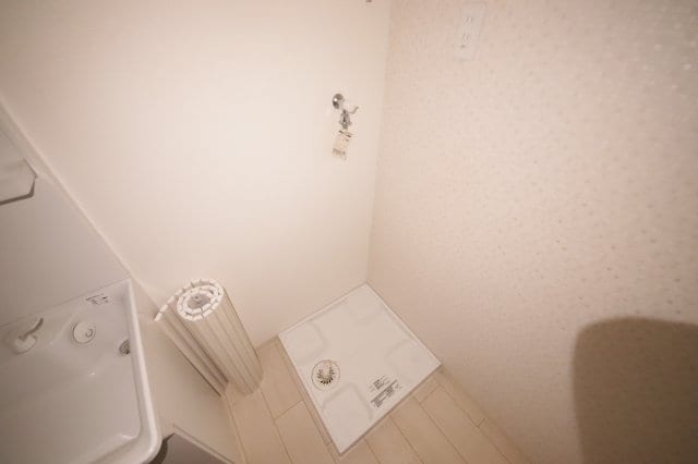 物件内観写真12　(明るい洗面所です)