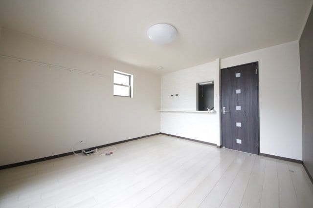 物件内観写真20　(ゆったりとした居間です)