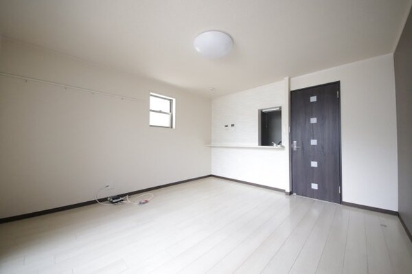 居室(ゆったりとした居間です)