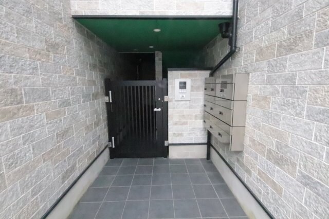 物件外観写真2　(エントランスです)