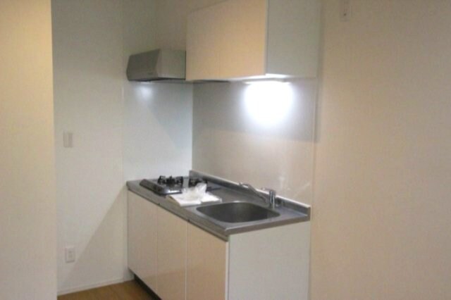 物件内観写真4　(コンパクトなキッチンで掃除もラクラク)